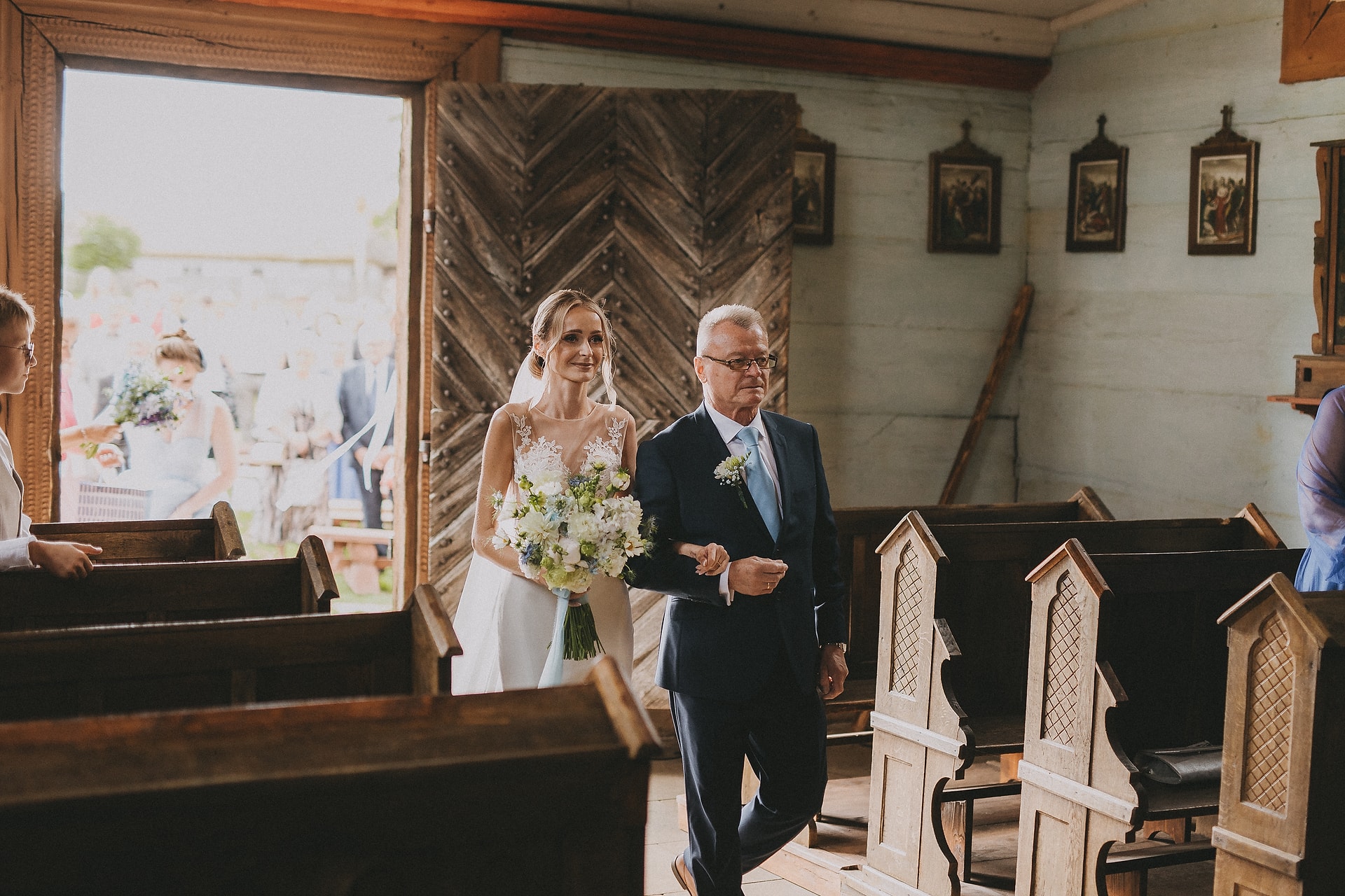 ślub w kościele z rogowa