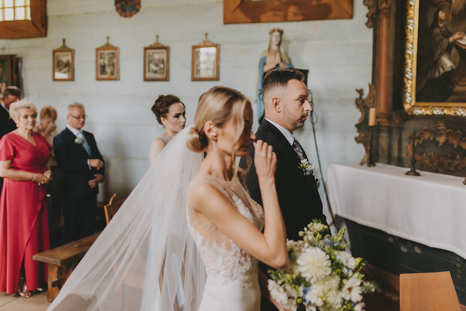 ślub w kościele z rogowa