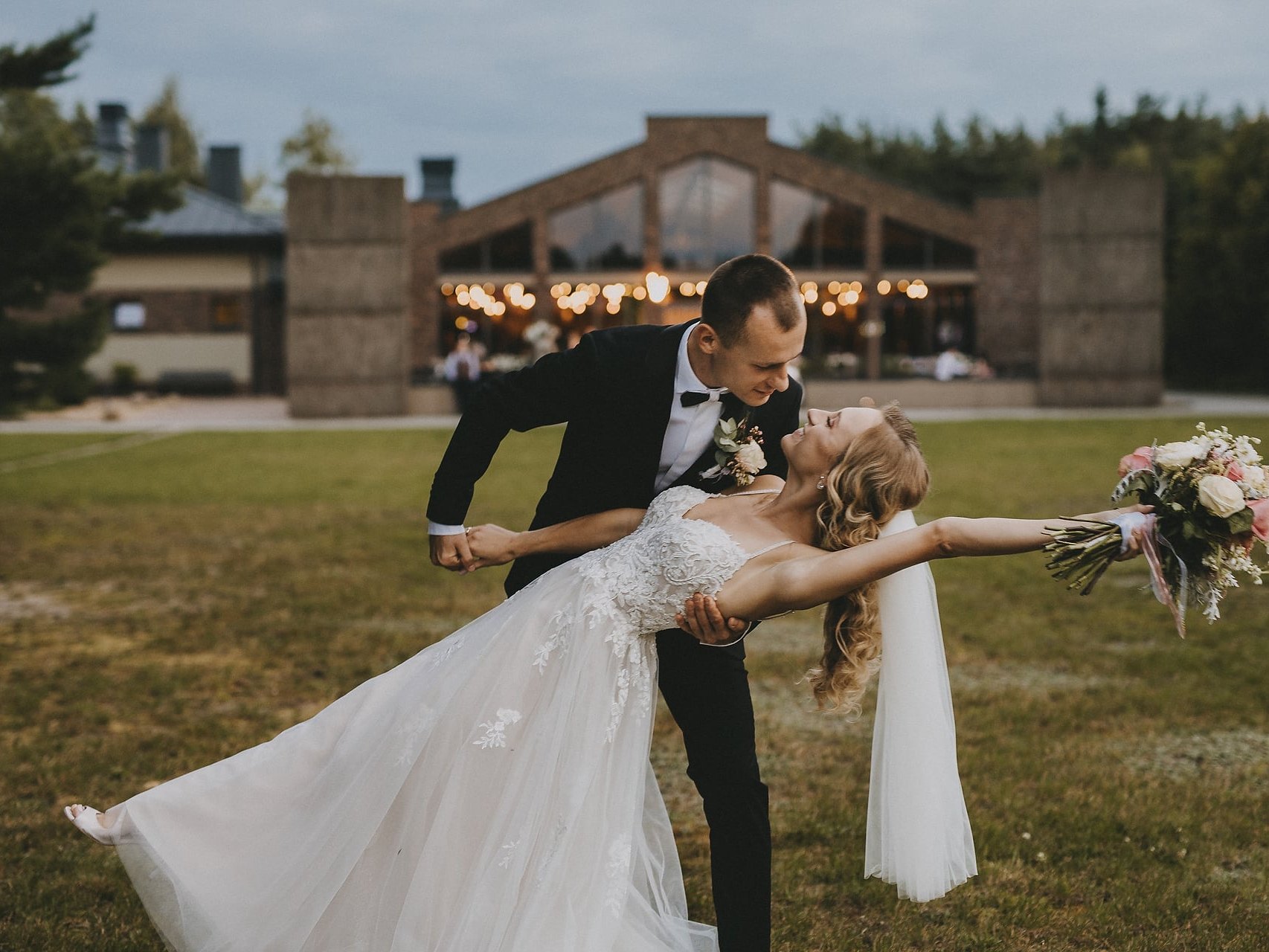 Plener ślubny Gościniec Za Borem – Ola i Łukasz | Krótka sesja w dniu ślubu 4 Plener ślubny Gościniec Za Borem